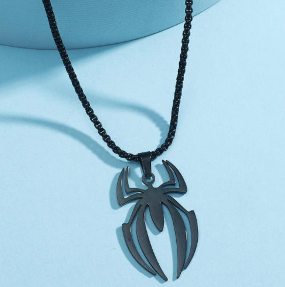 Spider-Inspired Men's Pendant Necklace – Bold Heroic Statement Jewelry